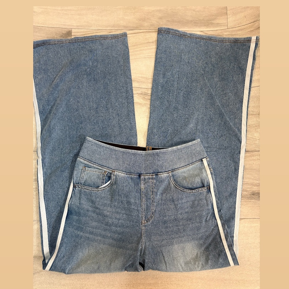 Halara Flex™ High Waisted Stripe Wide Leg Flowy Washed Casual
Jeans - Picture 3 of 9